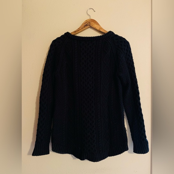 LL Bean signature sweater - Picture 2 of 9